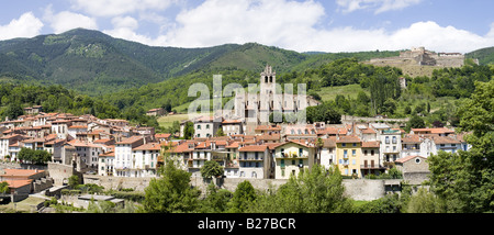 Prats de Mollo en France vue panoramique Banque D'Images