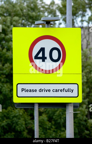 La limite de vitesse de 40 mi/h sign in FR Banque D'Images