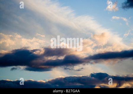 Nuages d'été en juin England UK Banque D'Images