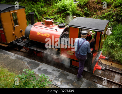 Sir handel talyllyn light railway à dolgoch wales uk Banque D'Images