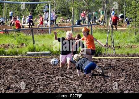 Swamp Soccer tournoi de Championnat Mondial Hyrynsalmi Finlande Europe Banque D'Images