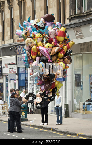 Vendeur de ballon à l'extrémité ouest Festival 2008 à Glasgow, Ecosse Banque D'Images