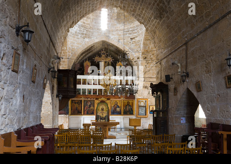 L'intérieur de l'église Agia Kyriaki Chrysopolitissa construite sur l'emplacement d'une ancienne basilique Chrétienne à Kato Pafos, Chypre Banque D'Images