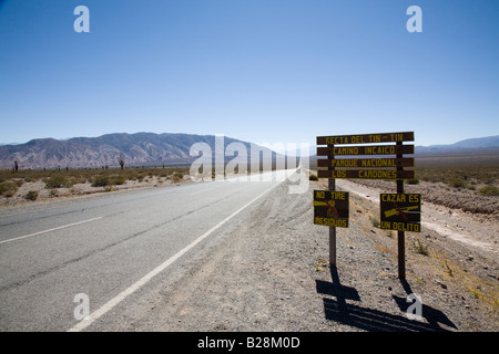 La Recta del Tin Tin, Parque Nacional de Los Cardones, Argentine Banque D'Images