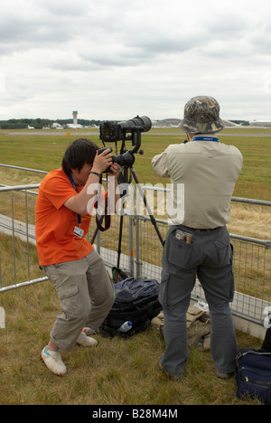 Photographe Pro de prendre une photo de son collègue Farnborough Air Show 2008 Banque D'Images