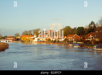 Reedham Village et les Norfolk Broads Norfolk England Royaume-Uni Banque D'Images