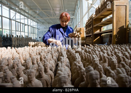 Terre cuite de souvenirs faits en usine Xian Chine Banque D'Images