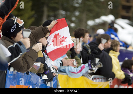 Les gens célébrant Whistler British Columbia Canada Banque D'Images