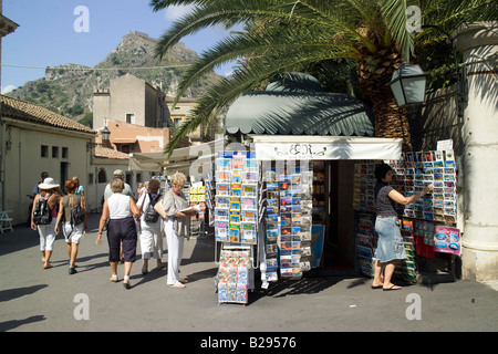 Vieille ville de décrochage souvenirs Taormina Sicile Banque D'Images