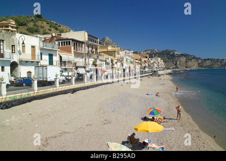 Près de la plage de Giardini Naxos Taormina Sicile Banque D'Images