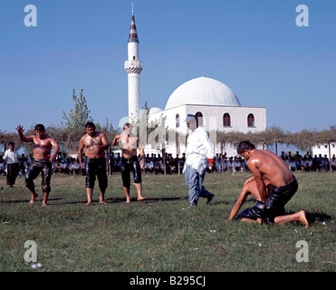 Oil Wrestling près de Fethiye Turquie Date 17 04 2008 réf : ZB720 1124250001 CRÉDIT OBLIGATOIRE Sem - Allemand Photos du Monde Banque D'Images