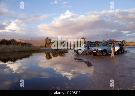 La Libye Sahara Oasis Lake Trona Banque D'Images