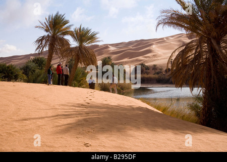 La Libye Sahara Oasis Lac Um El Ma Banque D'Images