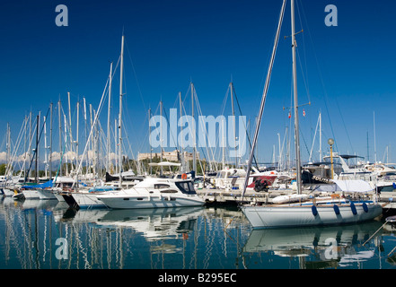 Antibes sud de la France le 11 03 2008 Date de port Ref ZB726 1111450001 CRÉDIT OBLIGATOIRE Sem - Allemand Photos du Monde Banque D'Images