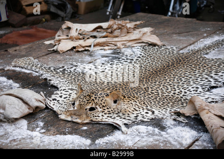 Marché de Bamako Mali Bamako en peau de léopard Banque D'Images