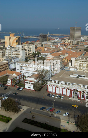 Ville de Dakar avec po rt Date 20 02 2008 réf : ZB583 1104920035 CRÉDIT OBLIGATOIRE Sem - Allemand Photos du Monde Banque D'Images