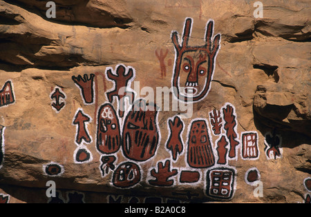 Peintures de Roche sur le grand village de Songo vault Pays Dogon MALI Banque D'Images