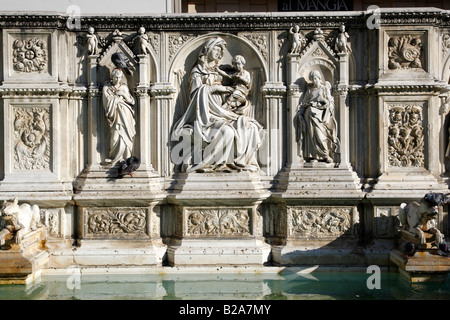 Fonte gaia ou fontaine de joie Piazza del Campo Sienne Toscane Italie Europe Banque D'Images