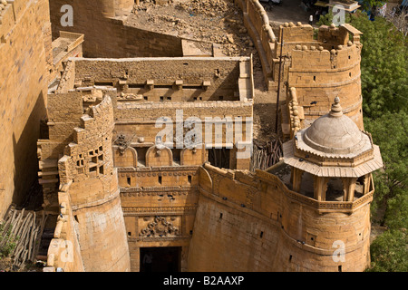 La porte principale de Jaisalmer fort construit en 1156 sur la colline de Trikuta out or de grès RAJASTHAN INDE Banque D'Images