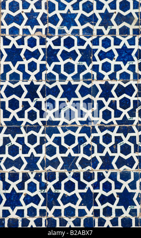 Sol carrelé contexte oriental ornaments d'Ispahan Mosquée Iran Banque D'Images