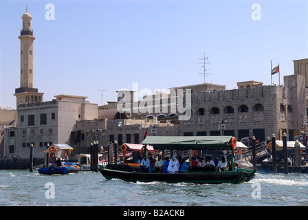 Les bateaux-taxis la Crique de Dubaï Émirats Arabes Unis Banque D'Images