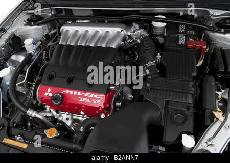 2009 Mitsubishi Galant Ralliart dans - le moteur Banque D'Images