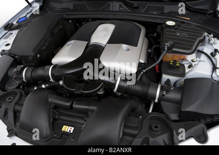 2009 Jaguar XF Supercharged en argent - Moteur Banque D'Images