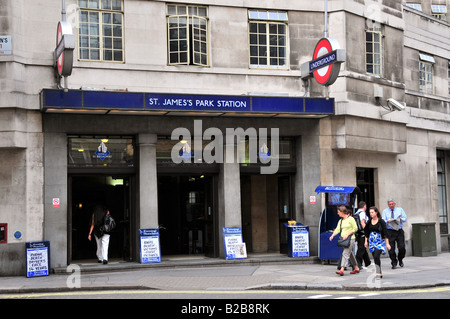 Saint Jame's Park tube station, London, UK Banque D'Images