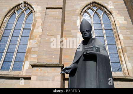 Statue de l'évêque Saint Altfrid, cathédrale, Essen, Rhénanie du Nord-Westphalie, Allemagne, Europe Banque D'Images