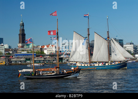 Bateaux à voile sur l'anniversaire de la Port d'Hambourg, Allemagne, Europe Banque D'Images