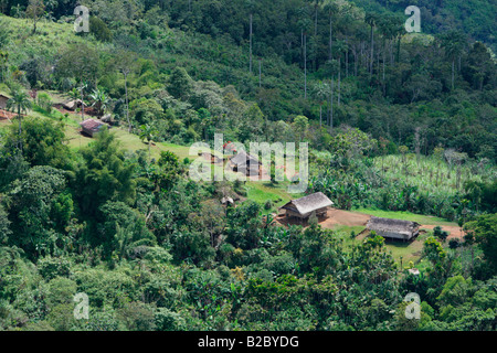 Logement Pile règlement dans le haut plateau, photo aérienne entre Madang et Goroka, Papouasie-Nouvelle-Guinée, la Mélanésie Banque D'Images