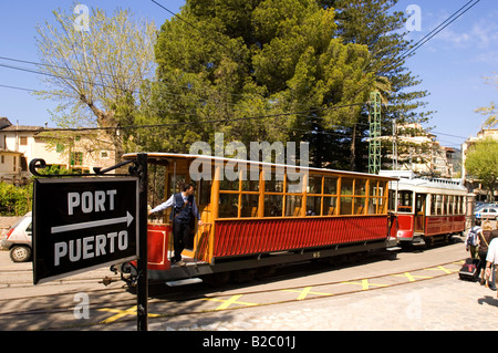 Quitter le Tram gare de Soller, aller au Port de Soller, Majorque, Îles Baléares, Espagne, Europe Banque D'Images