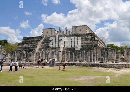 Temple des Guerriers, Zona Nord, Chichen Itza, à nouveau merveille du monde maya, Toltèque et fouilles archéologiques, Yucatan P Banque D'Images