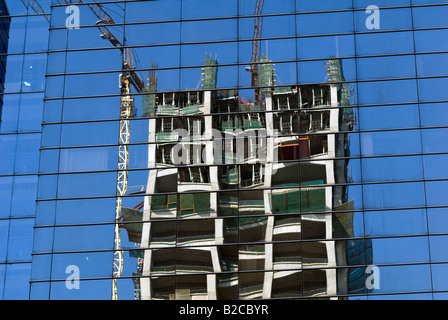 Le développement rapide des villes du Quartier Central des Affaires de Jakarta est toujours occupé à construire de nouveaux bureaux pour fournir la demande Banque D'Images