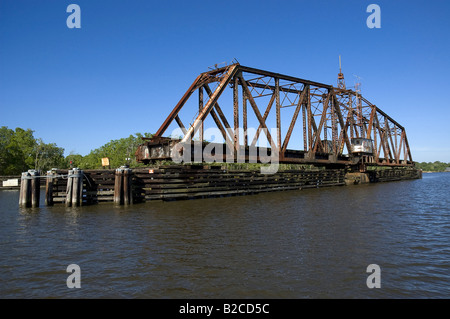 Pont tournant historique sur Rivière Apalachicola, Florida Banque D'Images