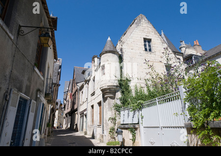 Maisons de la vieille ville de Chinon, France. Banque D'Images