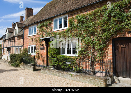 15C traditionnel en brique rouge de Rotten Row Dorchester Oxfordshire Cottage Banque D'Images