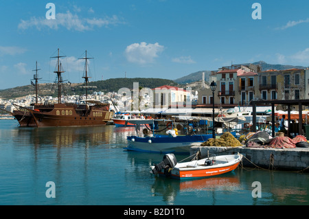 Le port de Rethymnon, Crète Grèce. Banque D'Images