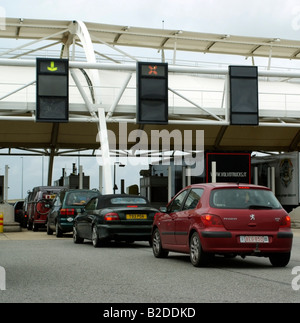 La station de péage d'autoroute française sur l'A16 l'autoroute du nord de la France l'Europe Banque D'Images