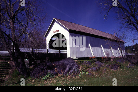 Pont couvert de Wimer Rogue River Oregon Banque D'Images