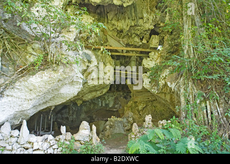 Un cimetière dans la région de Tana Toraja (Sulawesi - Indonésie). Cimetière dans la région Tana Toraja (Sulawesi - Indonésie). Banque D'Images