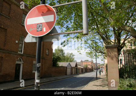 Une façon street ne montrant aucun signe d'entrée Banque D'Images