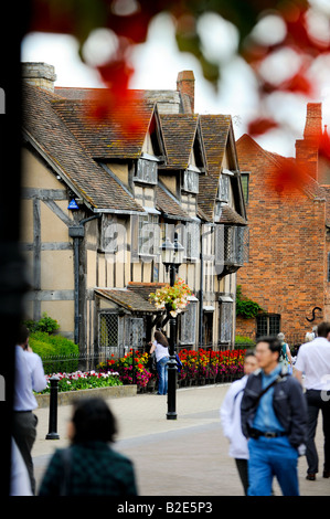 Les touristes affluent à la maison natale de Shakespeare à Stratford-upon-Avon. Photo par Jim Holden. Banque D'Images