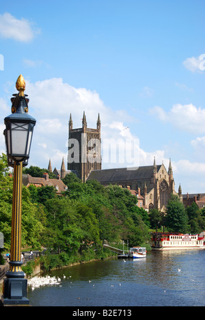 L'ensemble de la cathédrale de Worcester, Worcester, Severn River Worcestershire, Angleterre, Royaume-Uni Banque D'Images