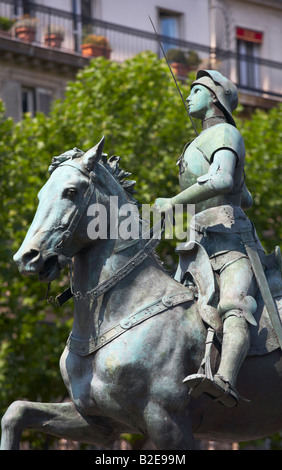 Statue de Jeanne d'Arc à l'extérieur de l'église St Augustin Paris France Banque D'Images