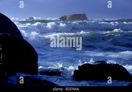 Mer forte avec le fracas des vagues à Clifton beach Banque D'Images