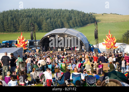 Frères cubains sur la scène principale du Festival une femme blessée Summerisle 2008 Sud-ouest de l'Ecosse 26 juillet 2008 East Kirkcarswell Banque D'Images