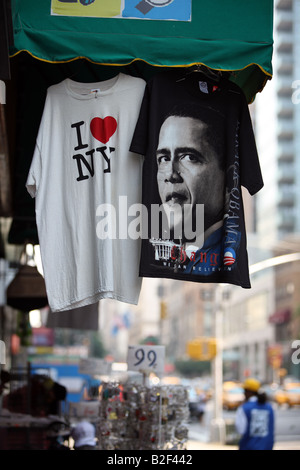 Barack Obama t-shirts en vente dans Manhattan. Banque D'Images