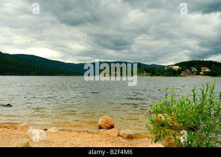 Schluchsee a le plus grand lac dans la Forêt Noire, sept kilomètres de long 14 kilomètres de large et 61 mètres de profondeur c'est un artifi Banque D'Images