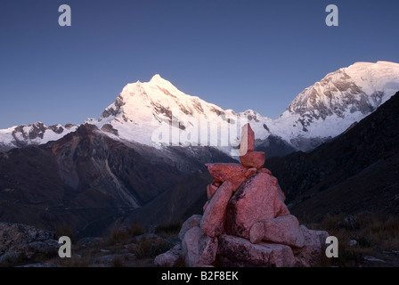 Coucher du soleil, le Huascarán et Chopicalqui Sur Banque D'Images